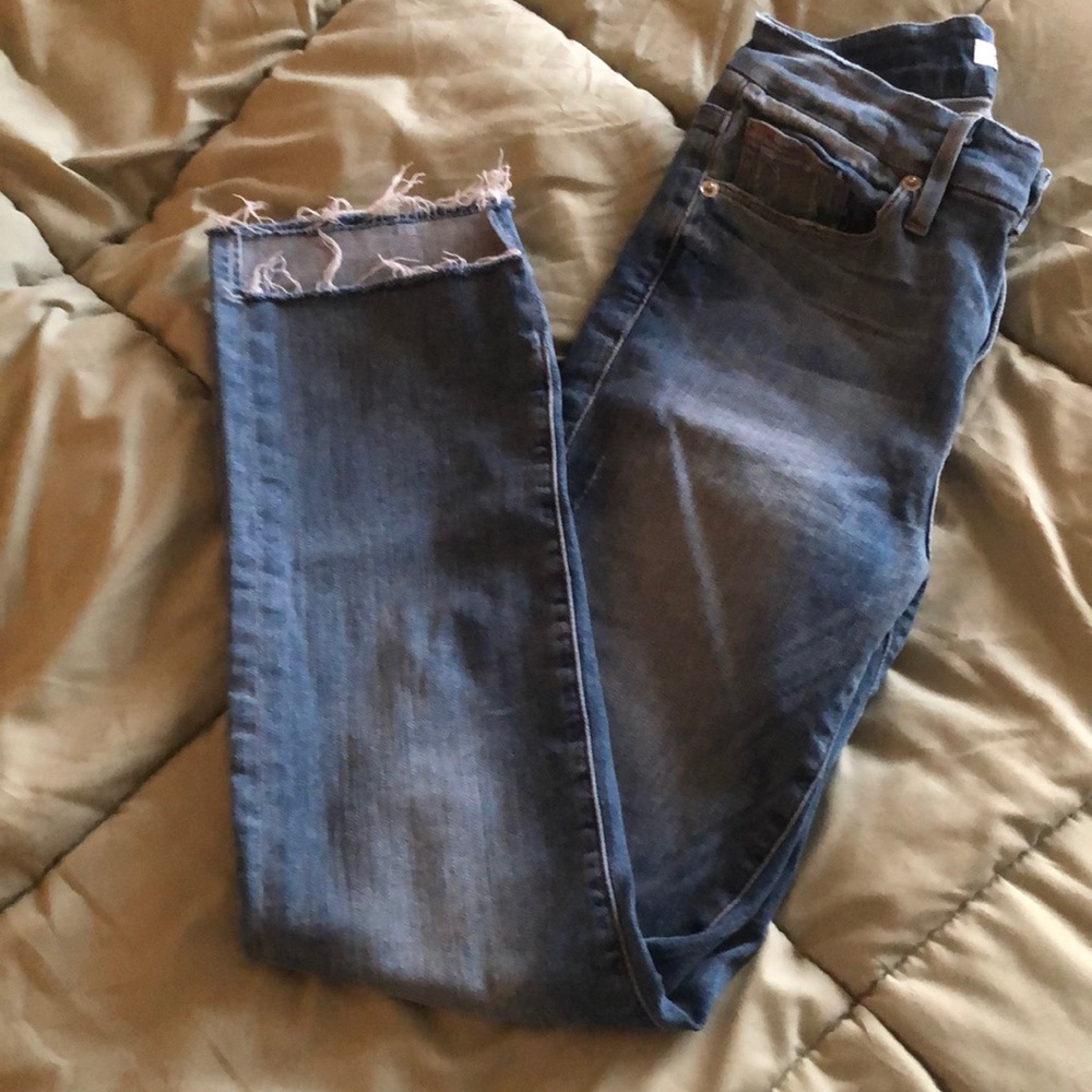 Good American Straight Frayed Jeans